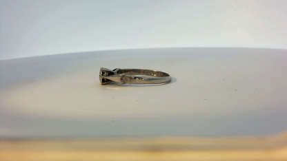 9ct white gold diamond ring  sh23517l