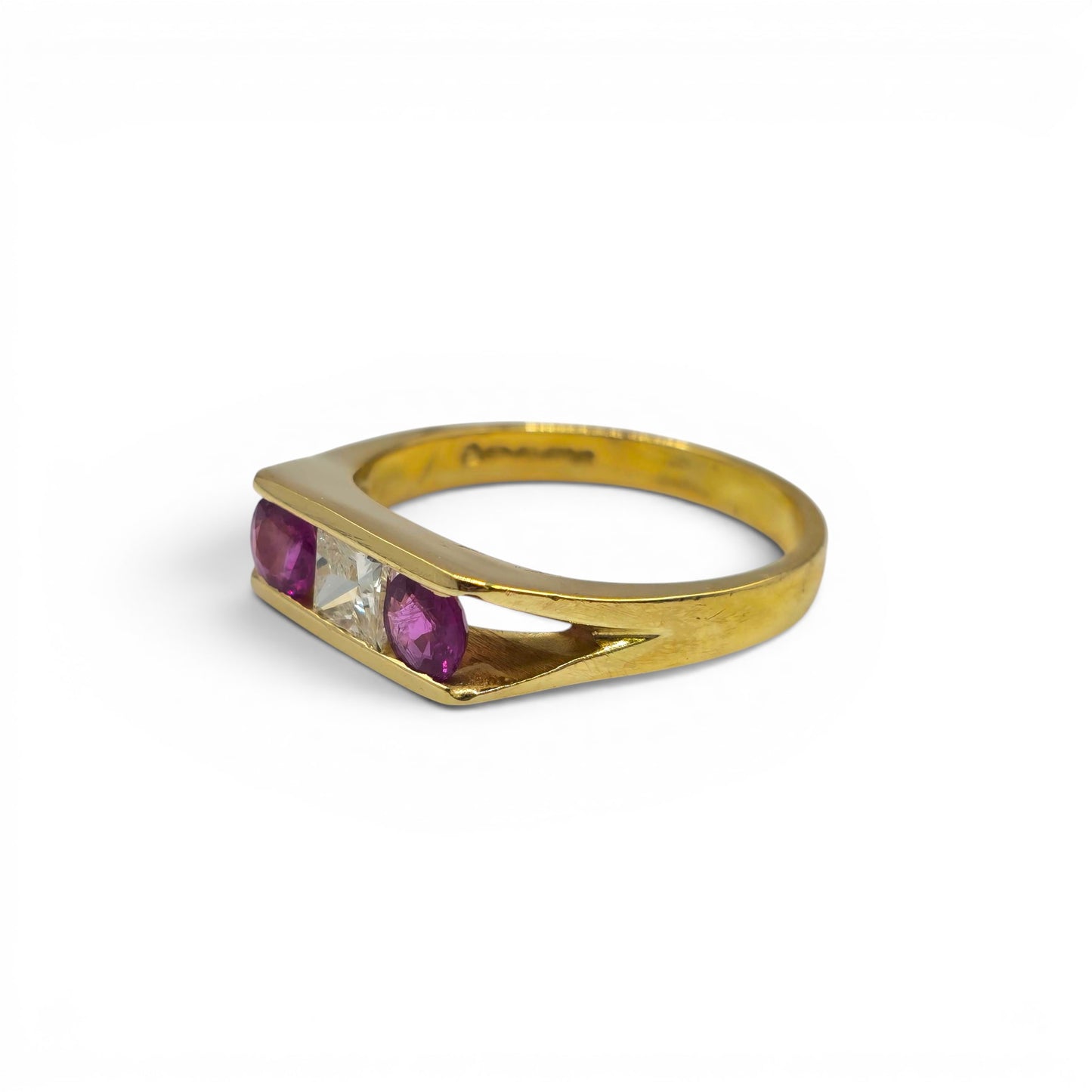 18ct yellow gold ruby and diamond ring Sh26387b