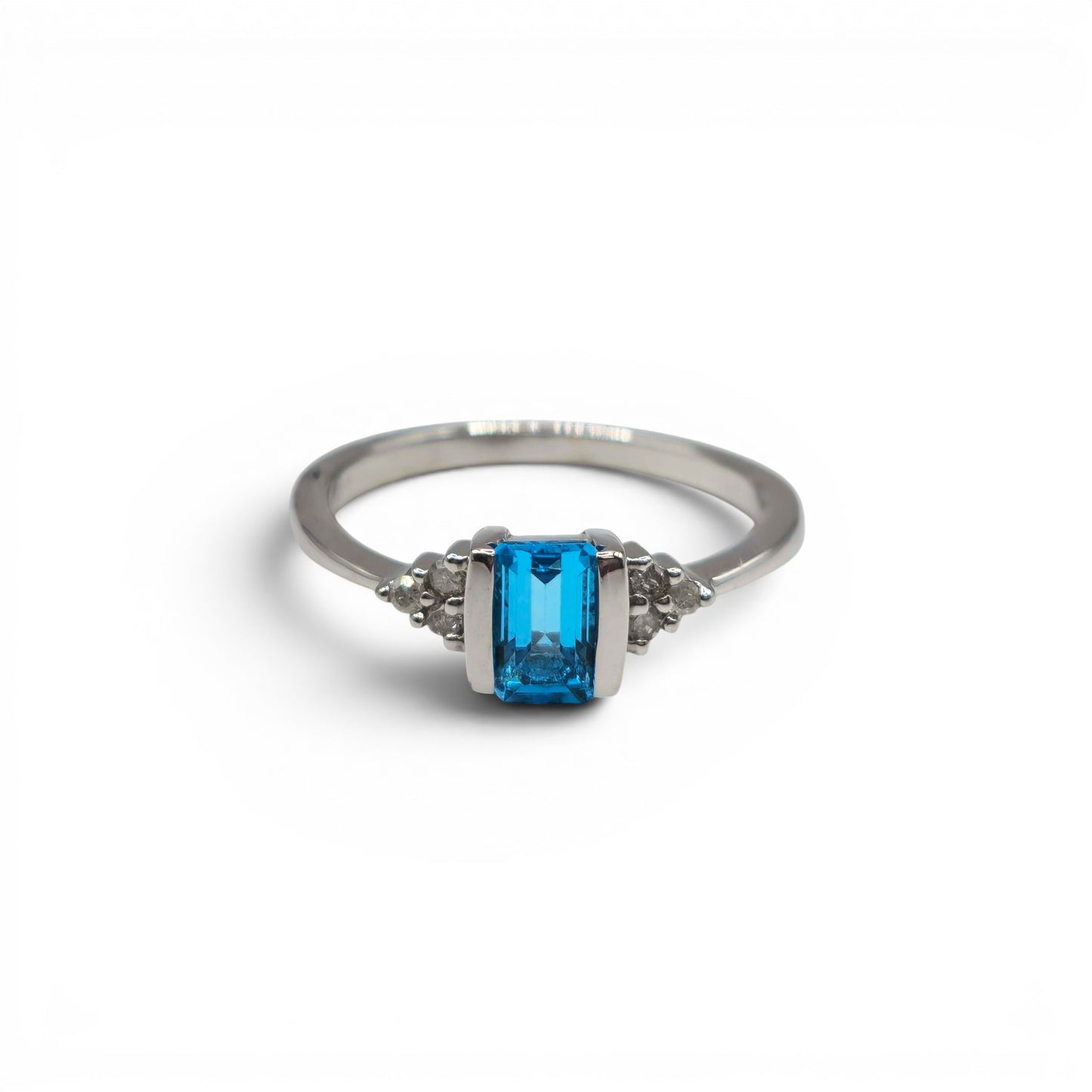 9ct white gold topaz and diamond ring Sh26210b