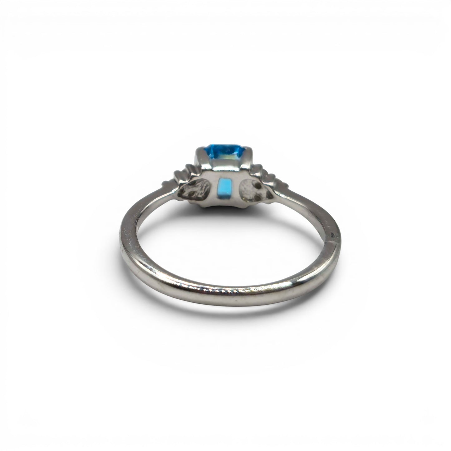 9ct white gold topaz and diamond ring Sh26210b