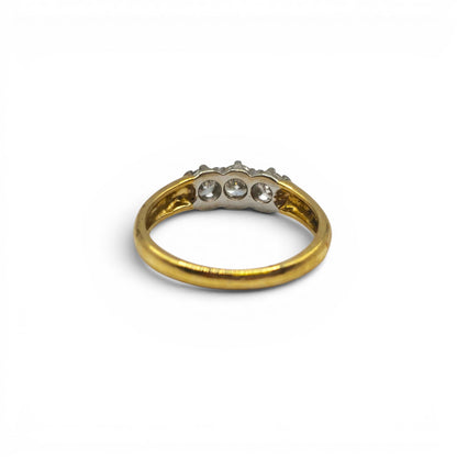 18ct yellow gold three stone diamond ring  Sh24964l