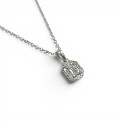 18ct  white gold diamond cluster pendant  BB2039b
