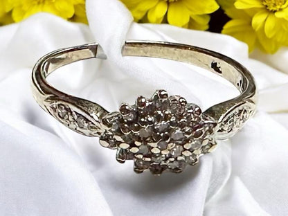 9ct yellow gold diamond ring size O1/2