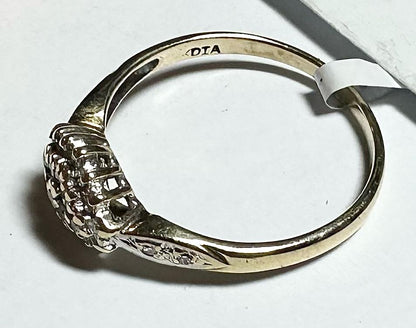9ct yellow gold diamond ring size O1/2