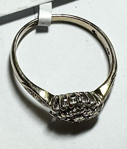 9ct yellow gold diamond ring size O1/2