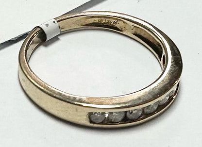9ct yellow gold diamond ring size K1/2