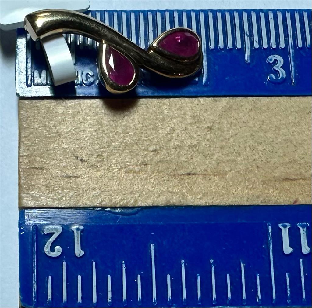 9ct yellow gold ruby pendant 1.2g (sh22965l)