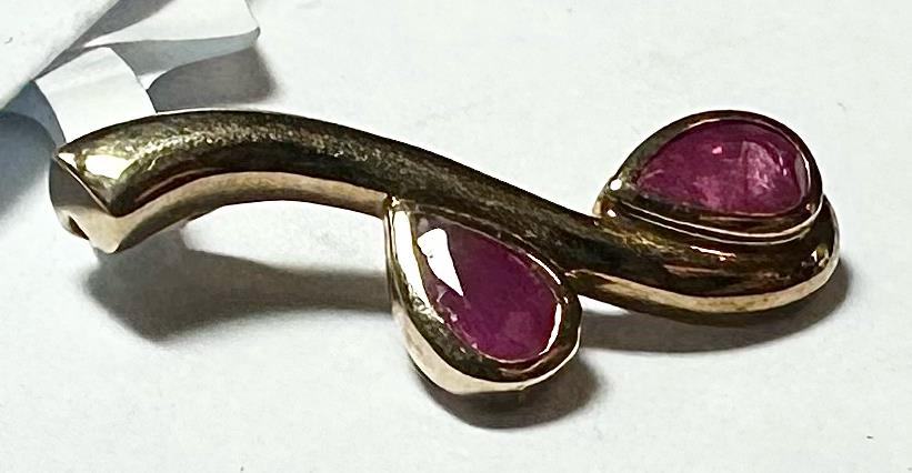 9ct yellow gold ruby pendant 1.2g (sh22965l)