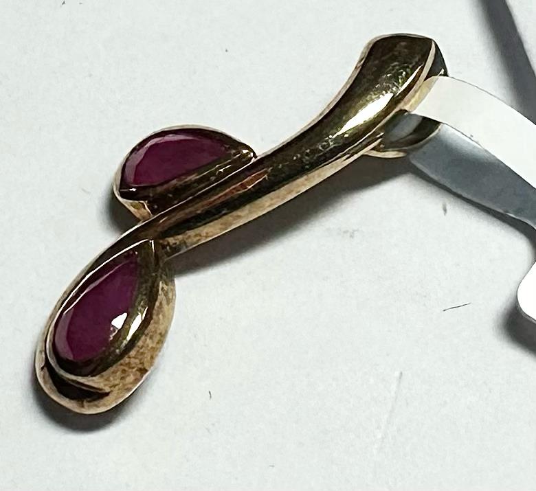 9ct yellow gold ruby pendant 1.2g (sh22965l)
