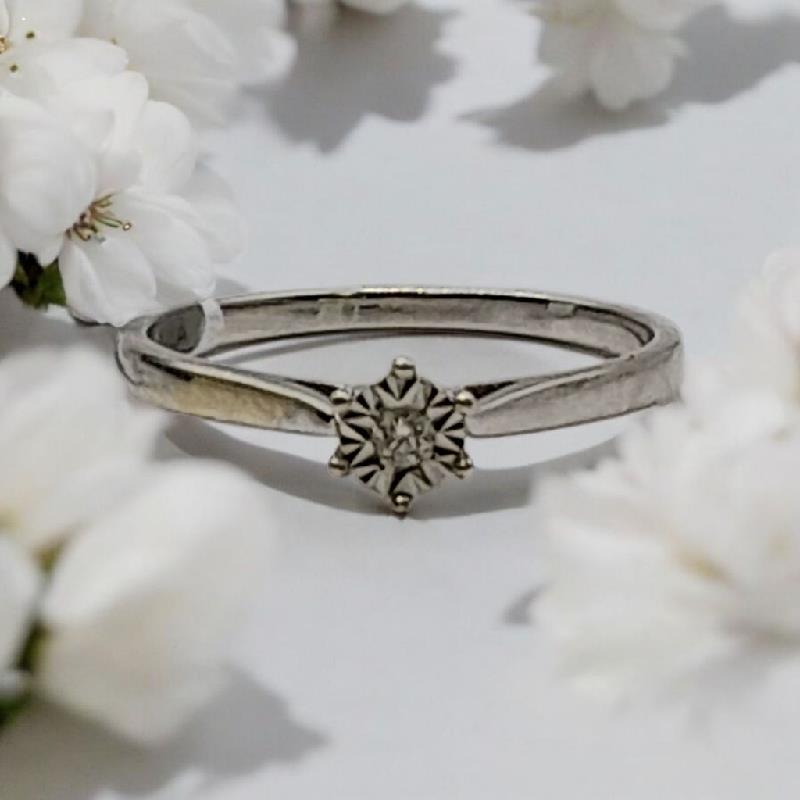 9ct White Gold diamond ring Size N sh23932b