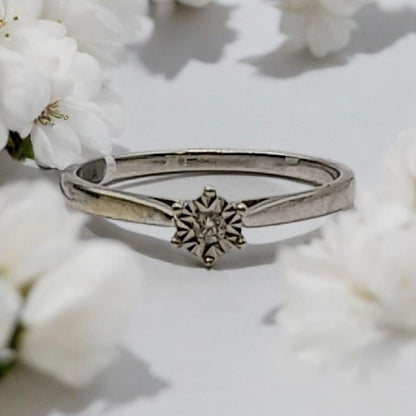 9ct White Gold diamond ring Size N sh23932b