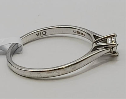 9ct White Gold diamond ring Size N sh23932b