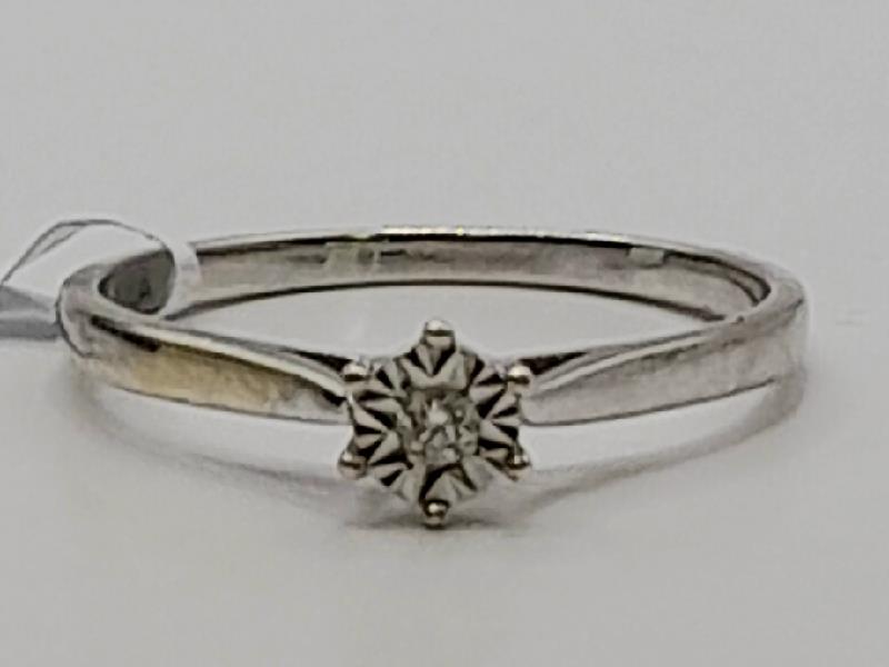 9ct White Gold diamond ring Size N sh23932b