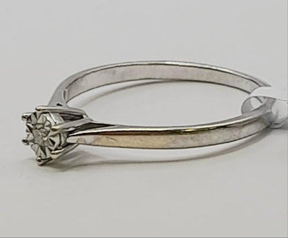 9ct White Gold diamond ring Size N sh23932b