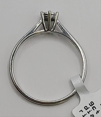 9ct White Gold diamond ring Size N sh23932b