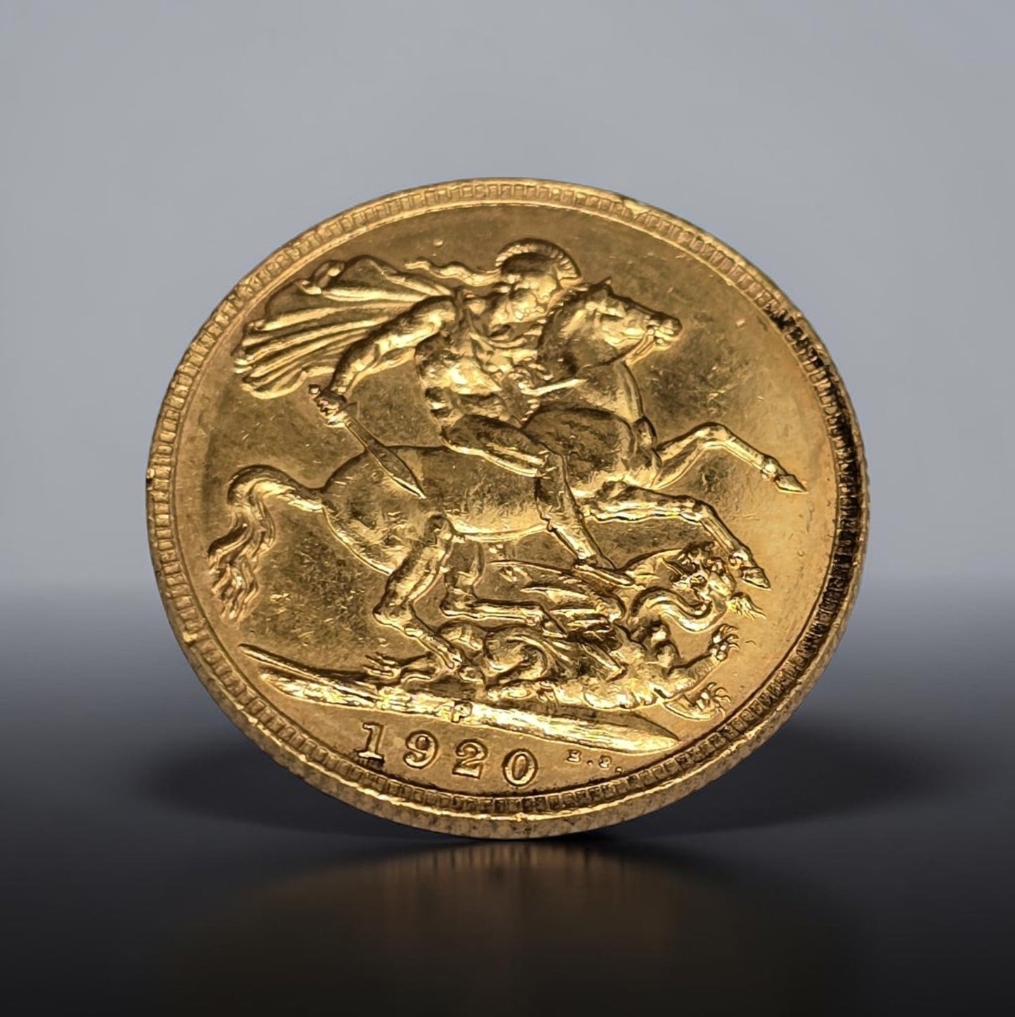 1920 Full Sovereign Coin. Weight 8g, Sh26611b