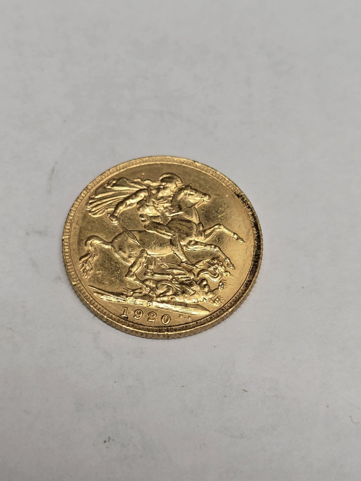 1920 Full Sovereign Coin. Weight 8g, Sh26611b