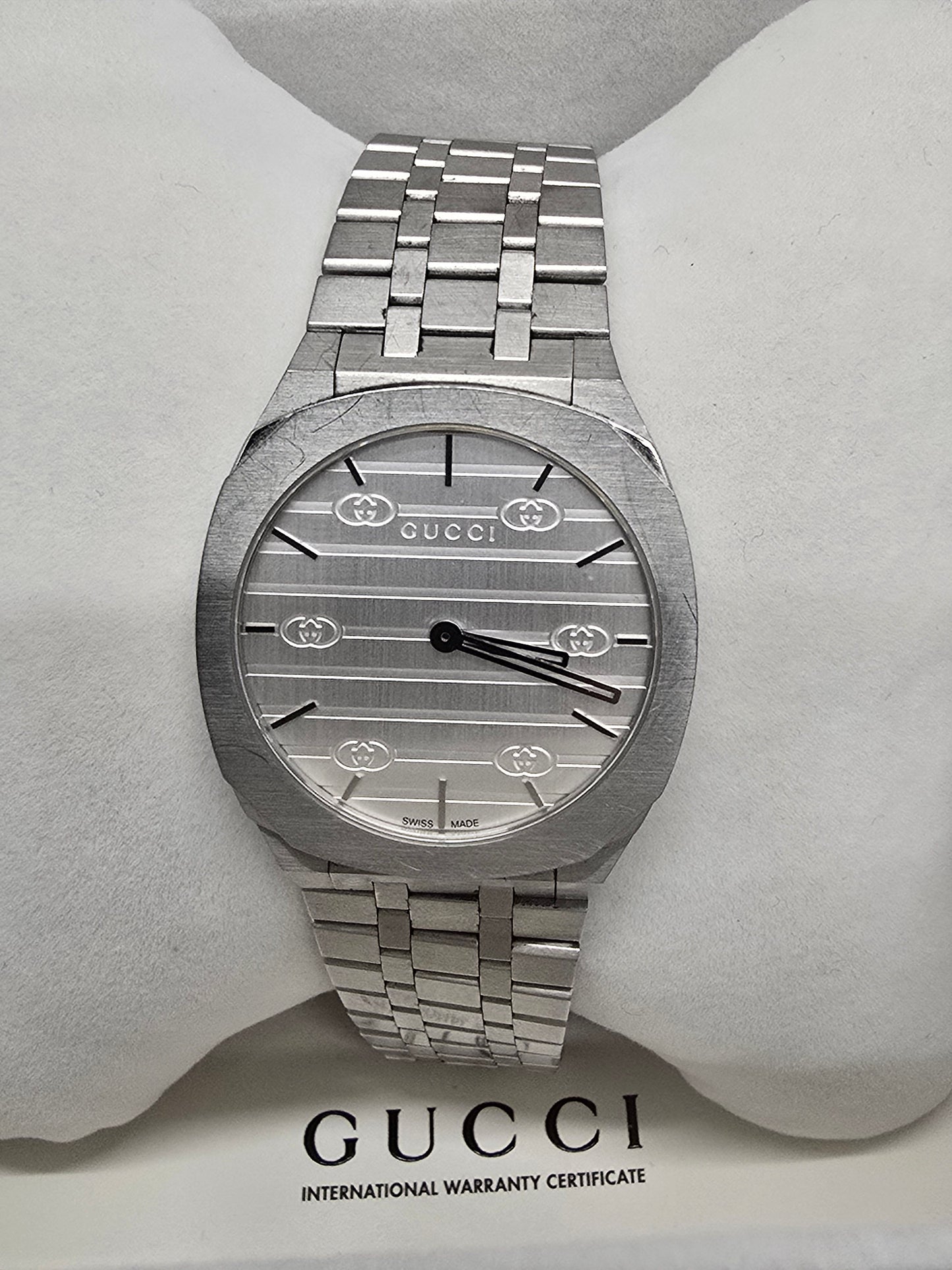 Ladies gucci watch box and paper (sh25263l)