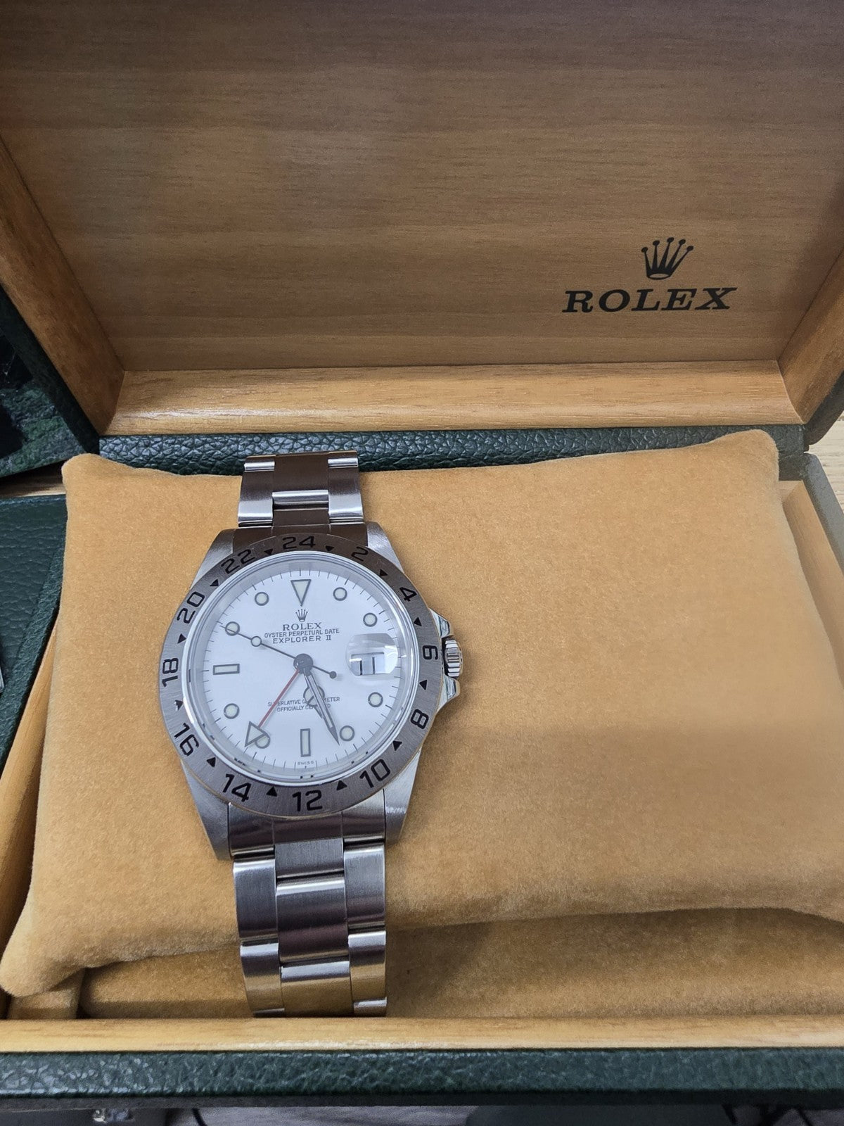 rolex explorer 2, Model 16570, polar swiss only, Age 1999,  (Sh26725b)