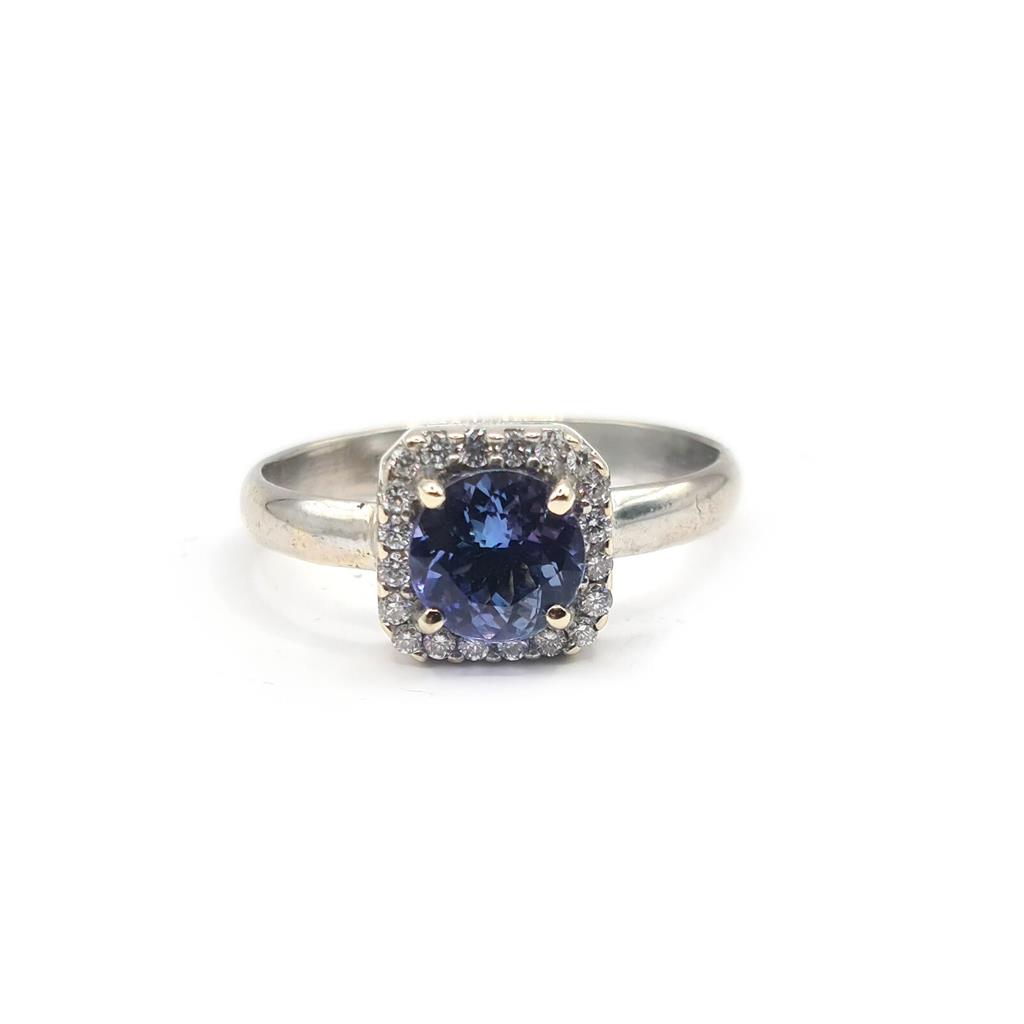 https://shared1.ad-lister.co.uk/UserImages/f9858451-6400-46df-9300-45516e64c4e1/Img/Diamondrings/14ct-110-CRT-diamond-halo-style-ring-p0.jpg
