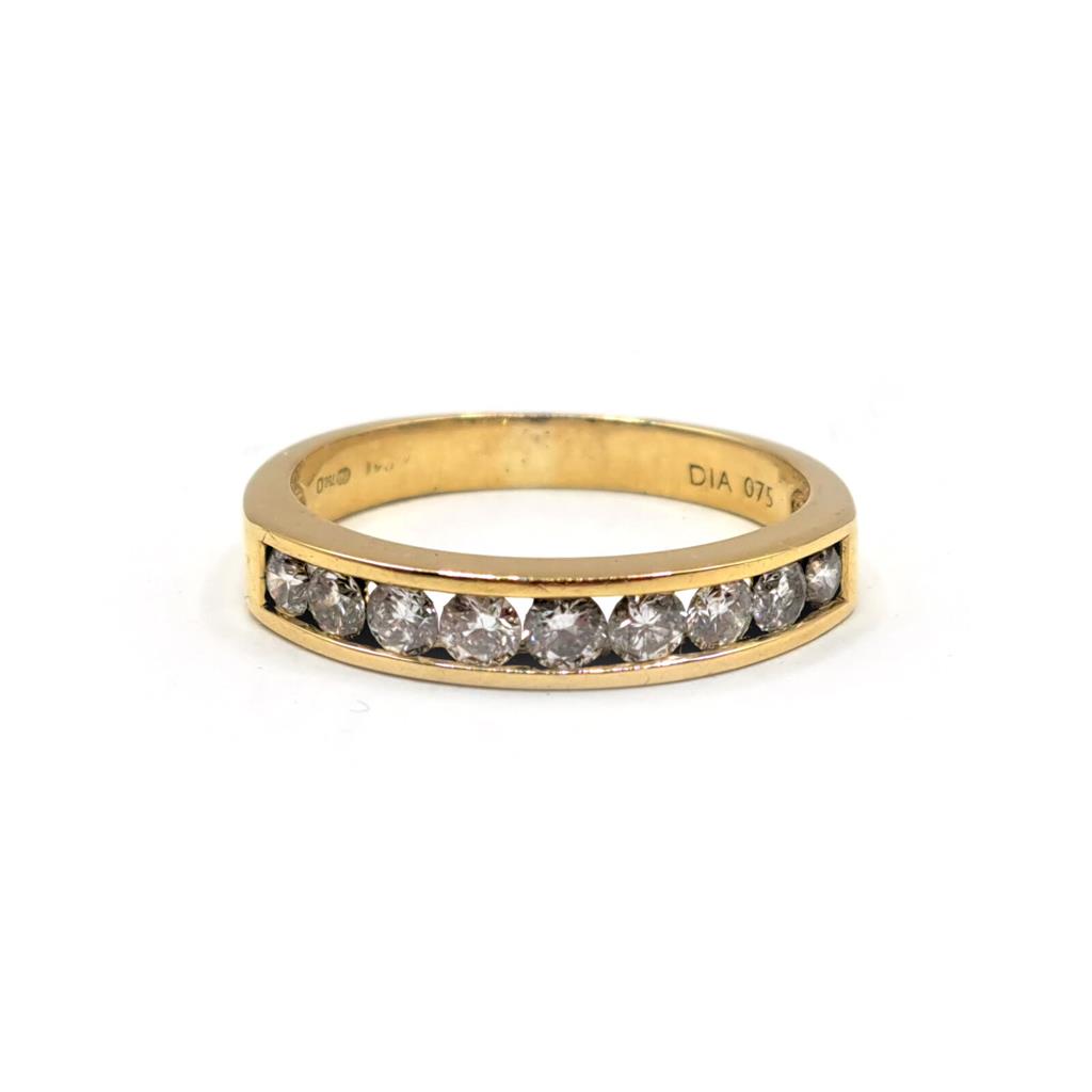 https://shared1.ad-lister.co.uk/UserImages/f9858451-6400-46df-9300-45516e64c4e1/Img/Diamondrings/18ct-yellow-gold-34-carat-diamond-half-eternity-ring-Size-Q-p6.jpg