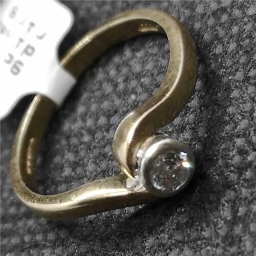https://shared1.ad-lister.co.uk/UserImages/f9858451-6400-46df-9300-45516e64c4e1/Img/GoldRings/9ct-Yellow-Gold-diamond-solitaire-ring-Ring-size-K-p5.jpg