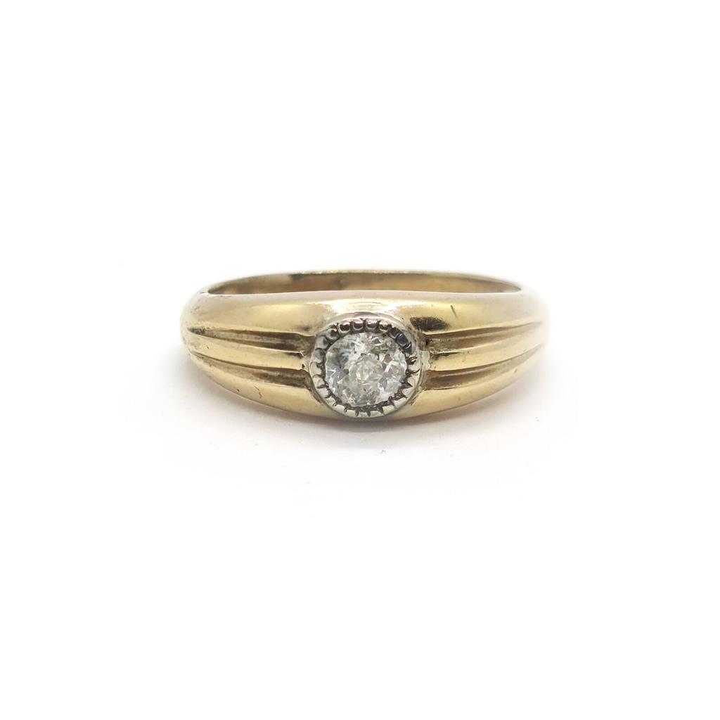 https://shared1.ad-lister.co.uk/UserImages/f9858451-6400-46df-9300-45516e64c4e1/Img/Diamondrings/9ct-yellow-gold-diamomd-ring-p0.jpg