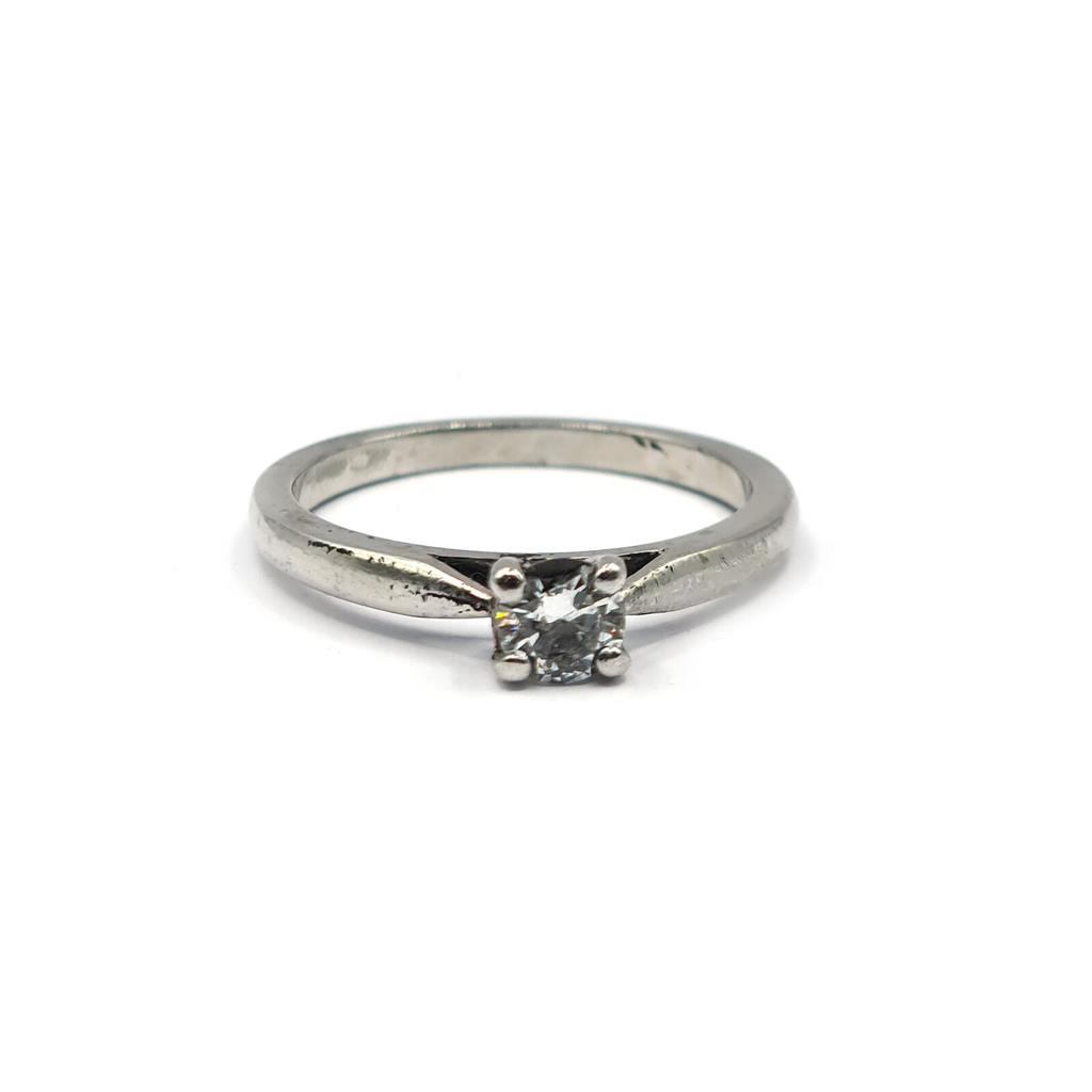 https://shared1.ad-lister.co.uk/UserImages/f9858451-6400-46df-9300-45516e64c4e1/Img/Diamondrings/Platinum-030-carat-solitaire-brilliant-cut-diamond-ring-p6.jpg