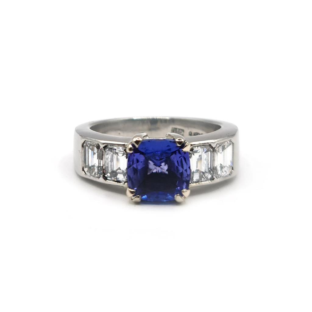 https://shared1.ad-lister.co.uk/UserImages/f9858451-6400-46df-9300-45516e64c4e1/Img/Diamondrings/Platinum-179-carat-tanzanite--160-carat-diamond-ring-p6.jpg