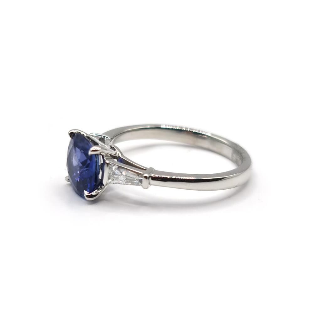 https://shared1.ad-lister.co.uk/UserImages/f9858451-6400-46df-9300-45516e64c4e1/Img/Diamondrings/platinum-185-carat-sapphire--020-carat-diamond-ring-p1.jpg